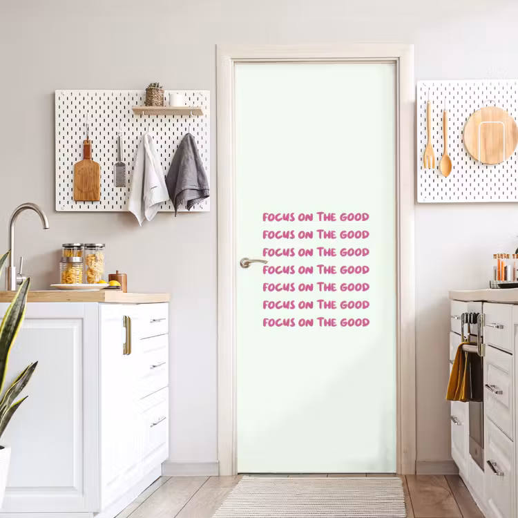 Deursticker - Focus on the good - Roze — 7