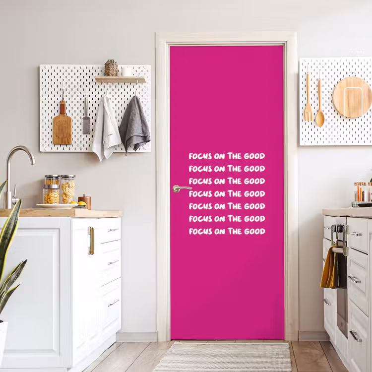 Deursticker - Focus on the good - Roze - wit — 7