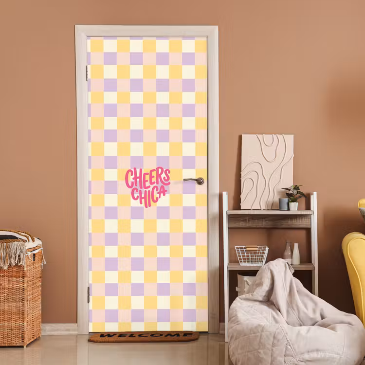 Deursticker - Cheers Chica - Ruitjes - Lila - Geel — 2