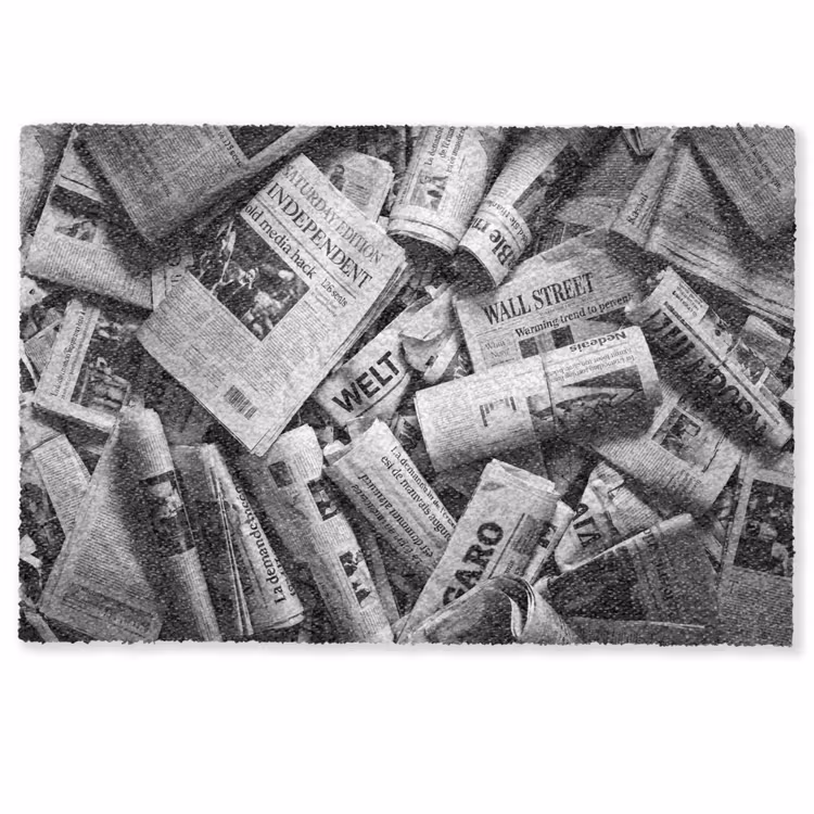 Deurmat - Krant - Stapel - Nieuws - Zwart-wit — 1