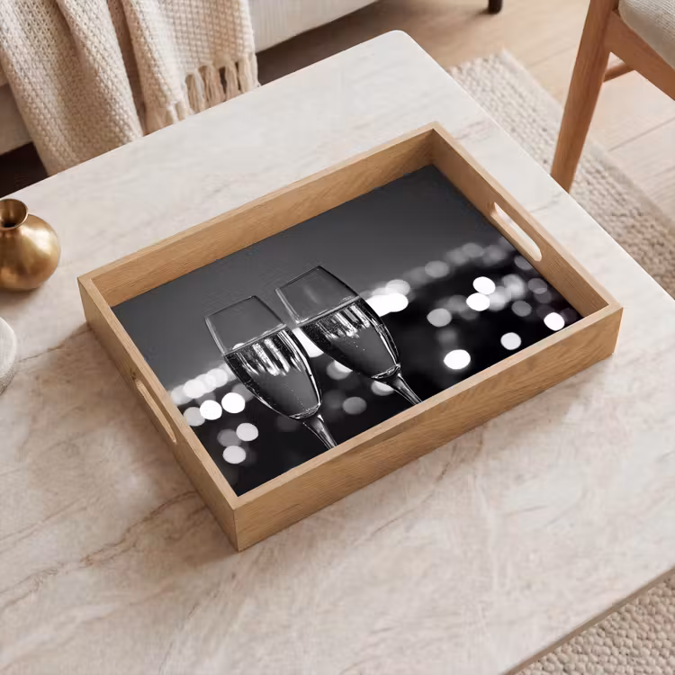 Dienblad - Bubbels - Proosten - Champagneglazen - Stadslichten — 2
