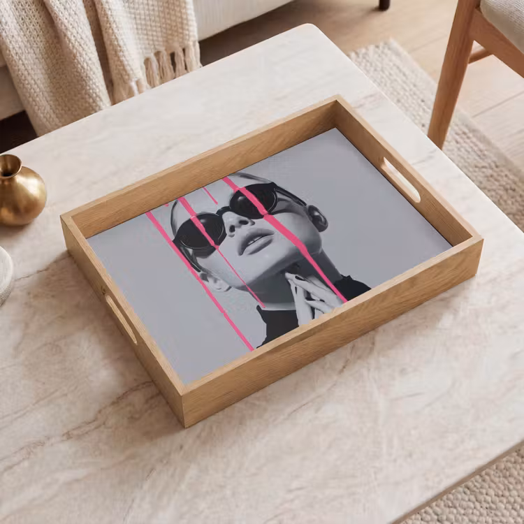 Dienblad - Portret - Vrouw - Zonnebril - Verfdruppels — 2