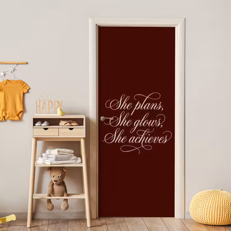 Deursticker - She plans she glows she achieves - Rood - Cursief — 6