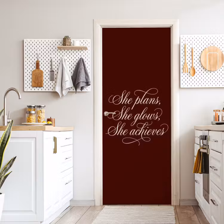 Deursticker - She plans she glows she achieves - Rood - Cursief — 7