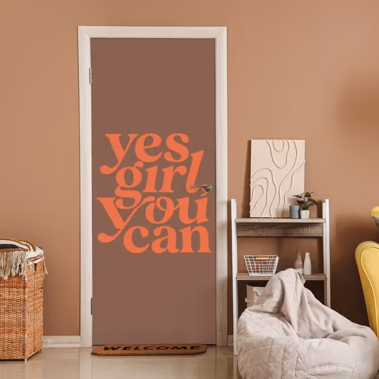 Deursticker - Yes girl you can - Oranje - Bruin — 2