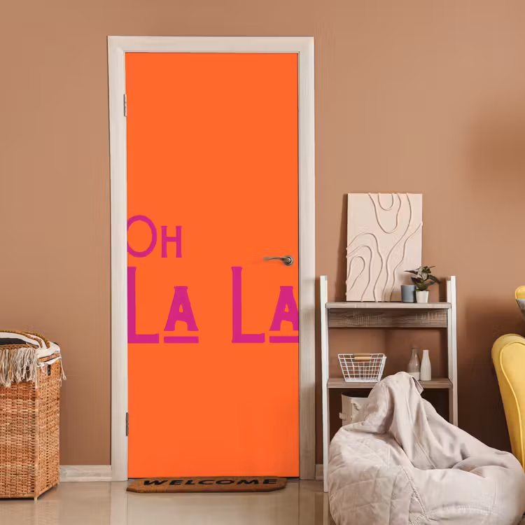 Deursticker - Oh la la - Oranje - Roze - Scheeflettertype — 2