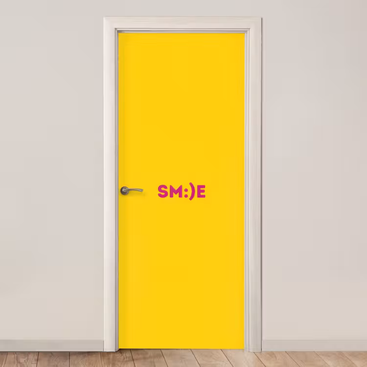Deursticker - Smile - Roze - Geel — 1