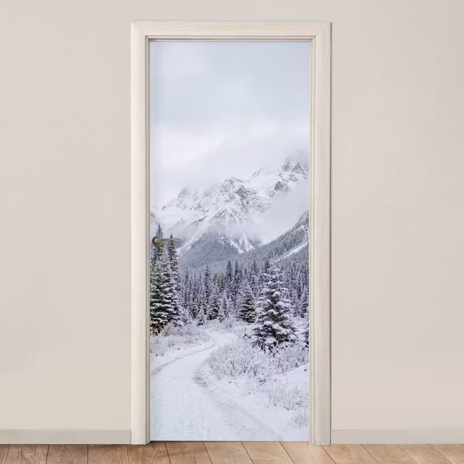Deursticker - Weg - Bergen - Sneeuw - Naaldbos - Avontuurlijk — 1