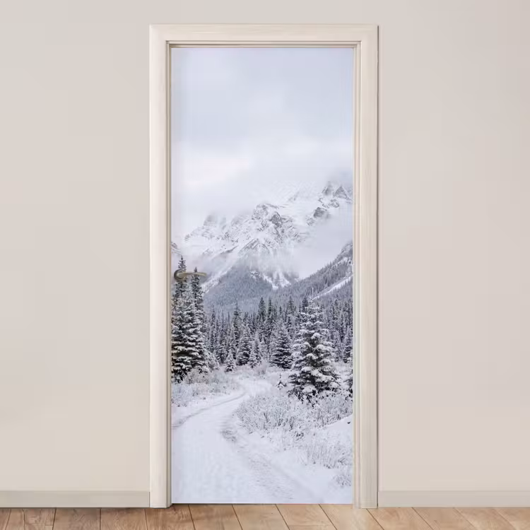 Deursticker - Weg - Bergen - Sneeuw - Naaldbos - Avontuurlijk — 1