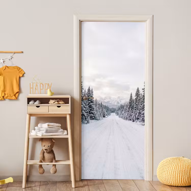 Deursticker - Weg - Sneeuw - Naaldbos - Winter - Avontuurlijk — 6