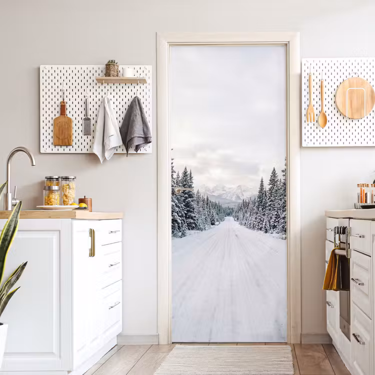 Deursticker - Weg - Sneeuw - Naaldbos - Winter - Avontuurlijk — 7