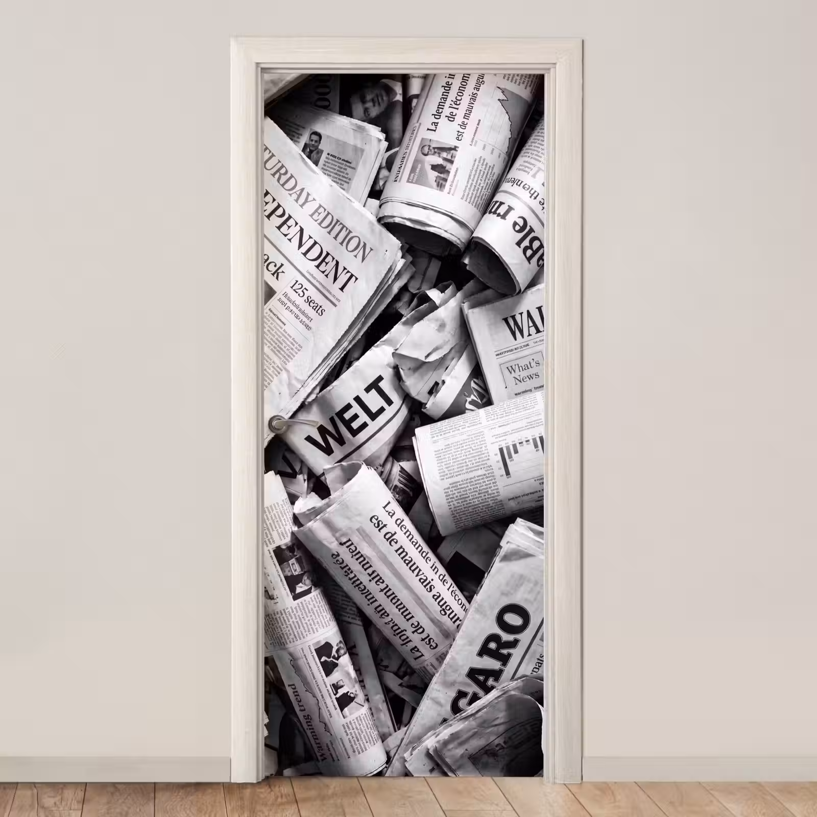 Deursticker - Krant - Stapel - Nieuws - Zwart-wit — 1