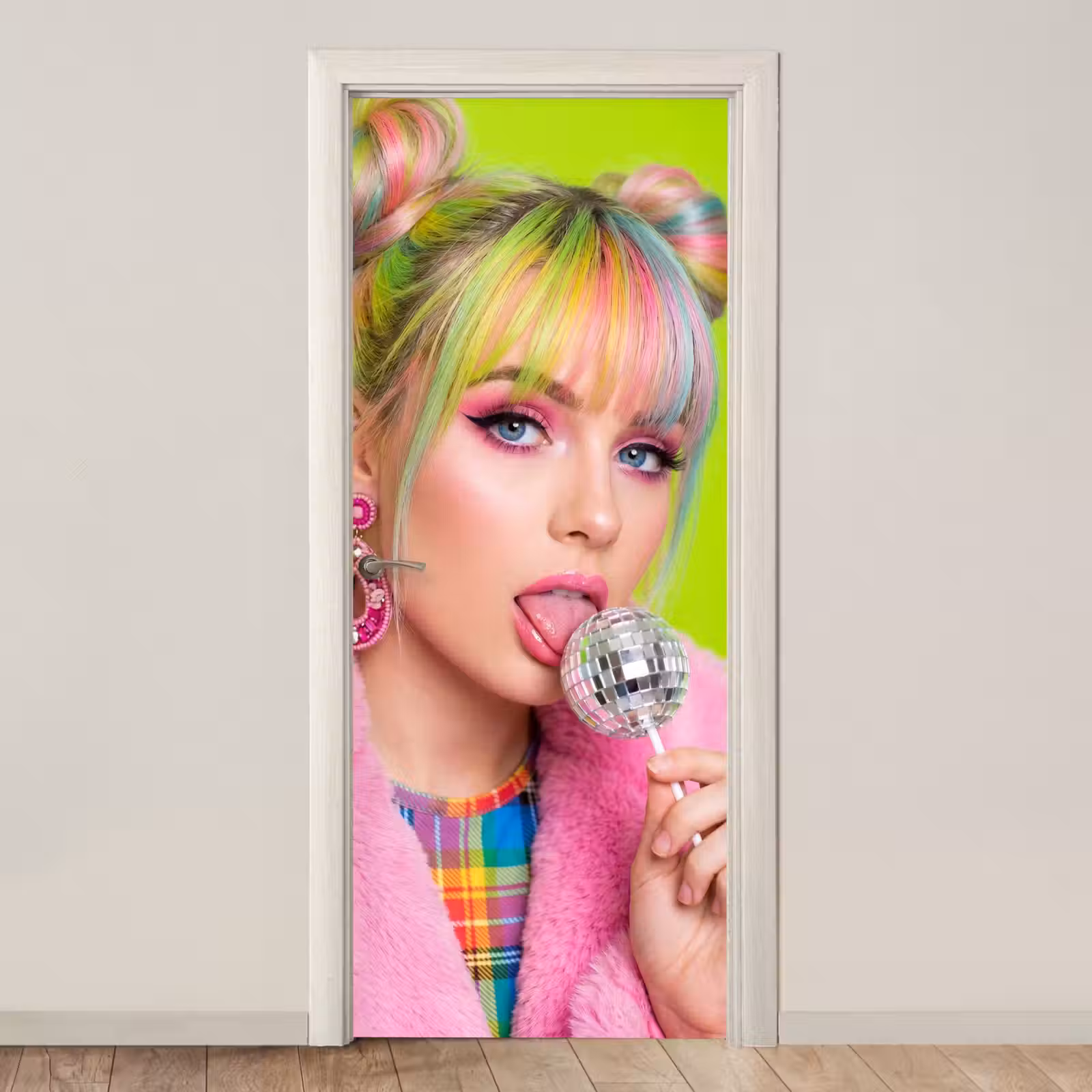 Deursticker - Vrouw - Kleurrijk haar - Pop art - Modern - Levendig — 1