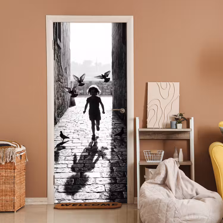 Deursticker - Kind - Vogel - Straat - Zwart-wit - Spelen — 2