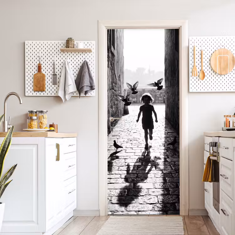 Deursticker - Kind - Vogel - Straat - Zwart-wit - Spelen — 7