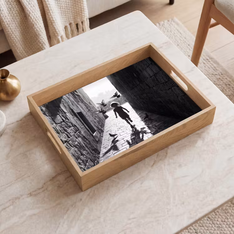 Dienblad - Kind - Vogel - Straat - Zwart-wit - Spelen — 2