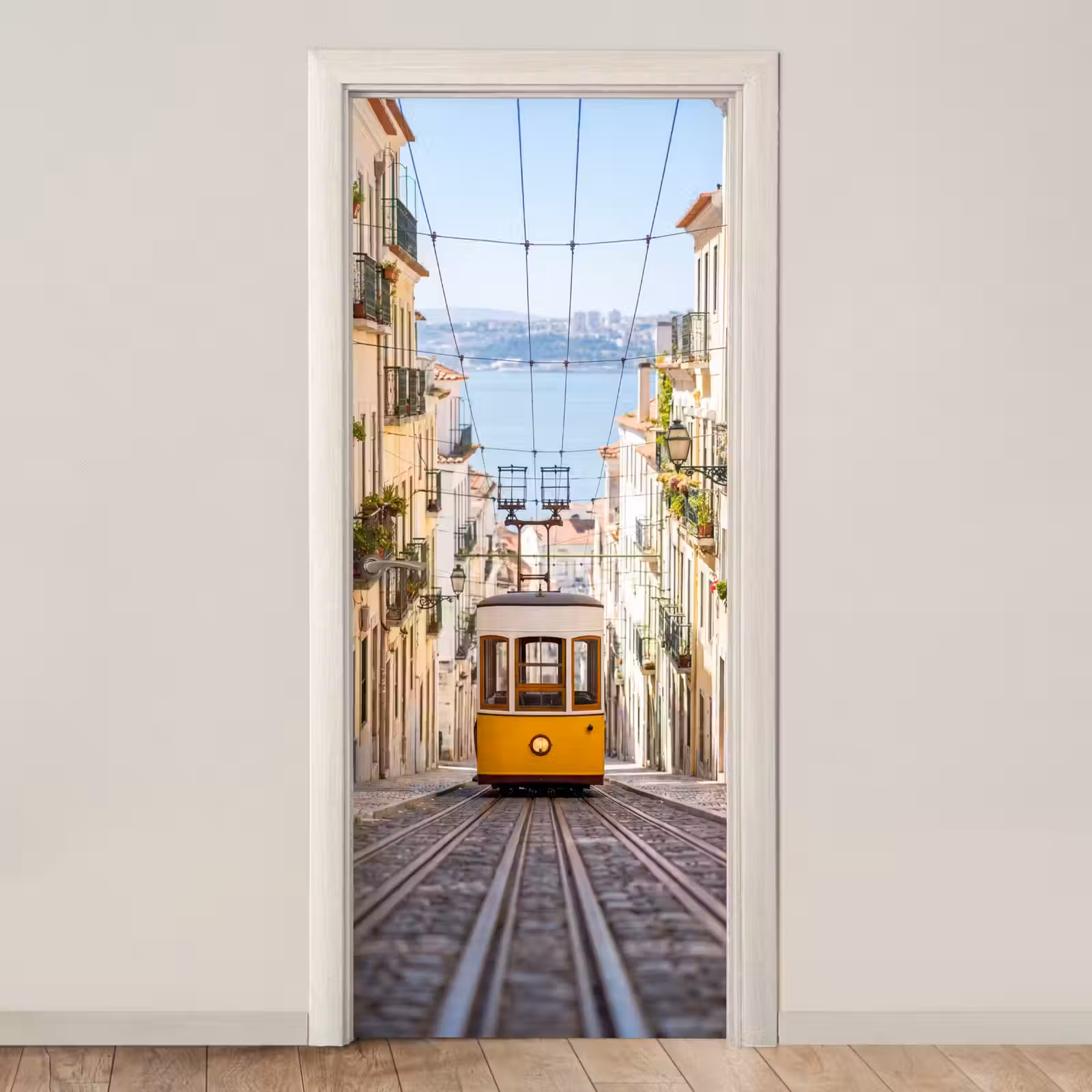 Deursticker - Tram - Straat - Stad - Architectuur - Geel — 1