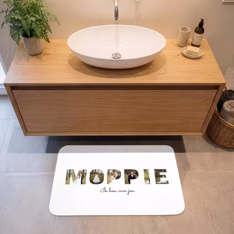 Badmat - Moppie - Lettercollage — 2