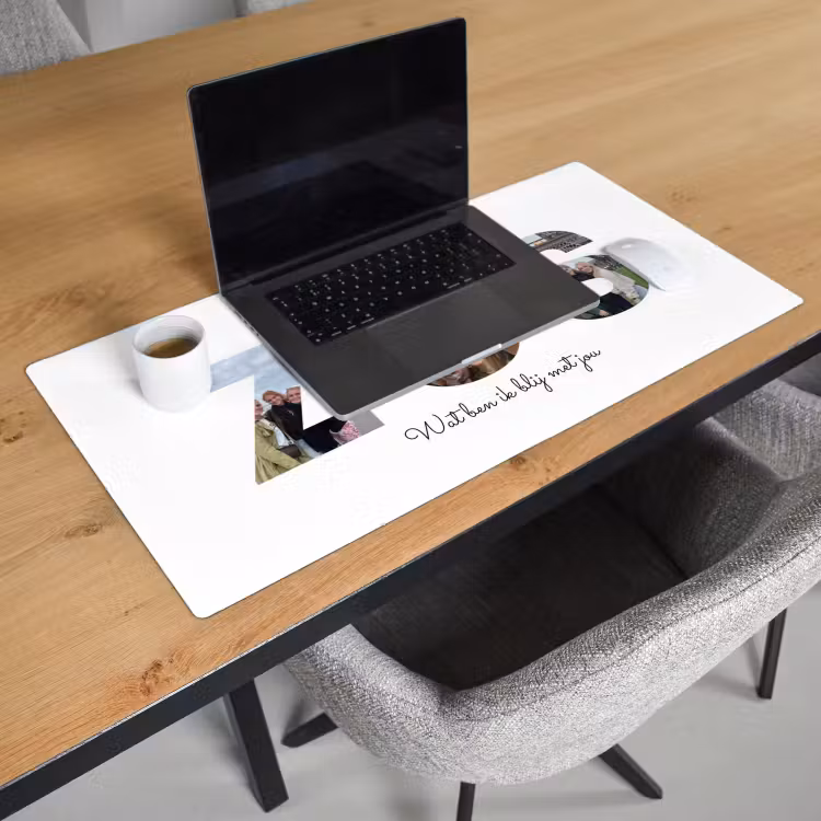 Gepersonaliseerde bureau onderlegger - Zus - Lettercollage — 3