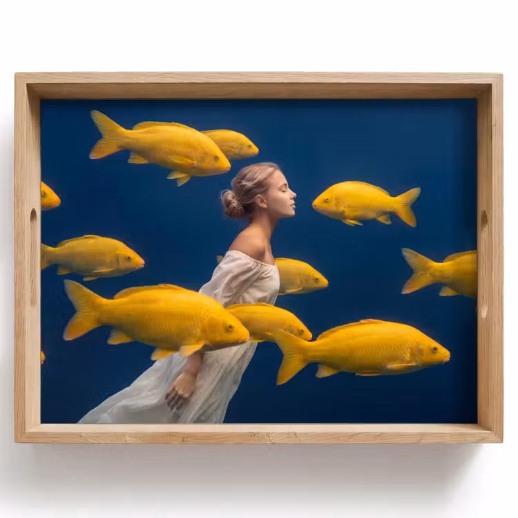 Dienblad - Vrouw - Vis - Water - Natuur - Geel — 1