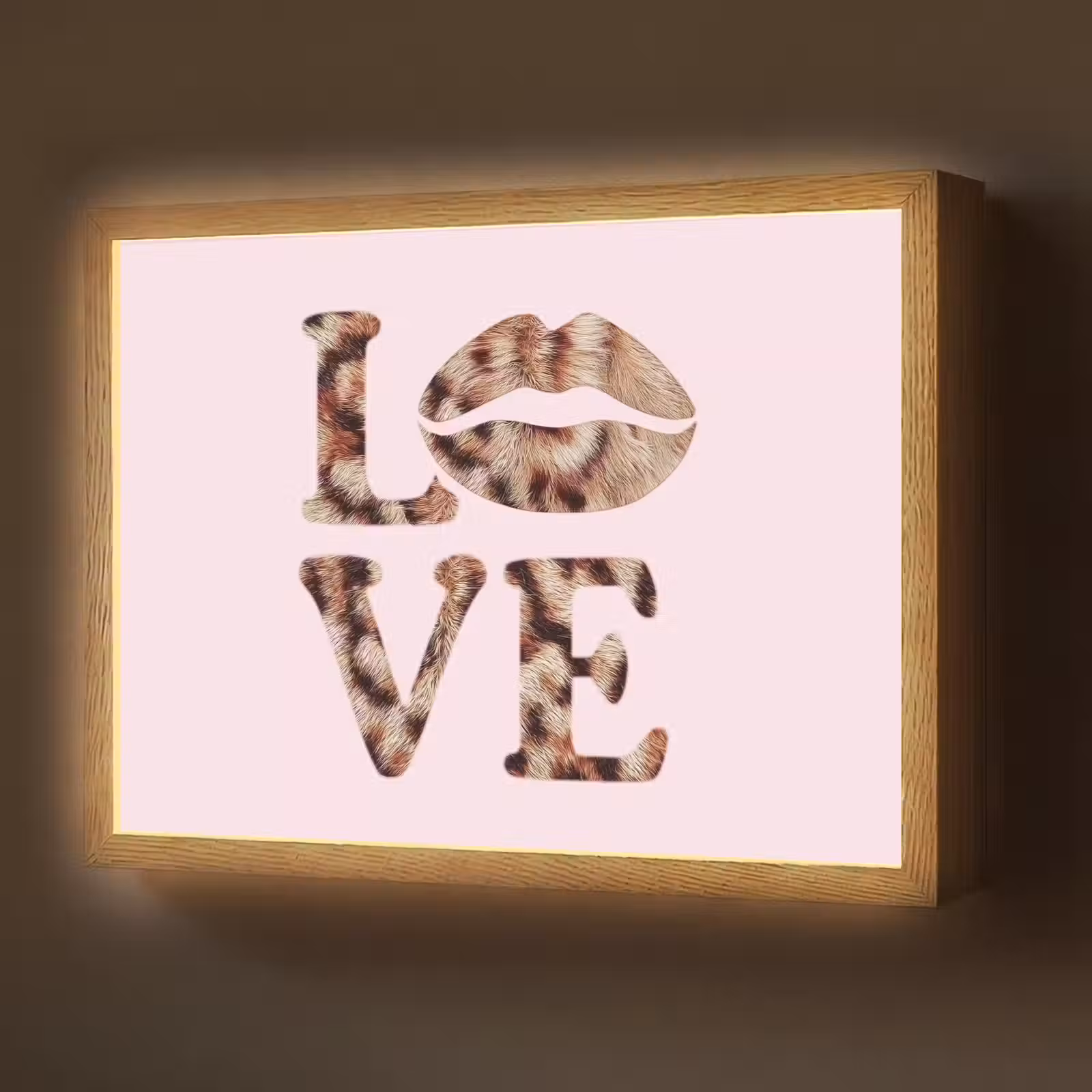 Lightbox - Wandlamp - Tekst - Love - Pantervacht - Lichtroze — 1