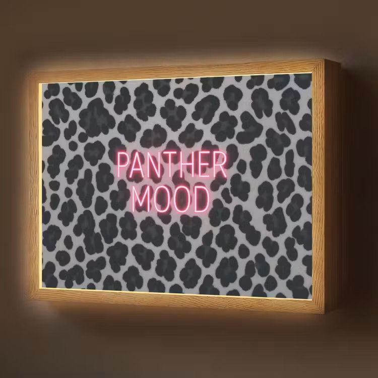 Lightbox - Wandlamp - Panterprint - Zwart - Neonletters - Roze — 1