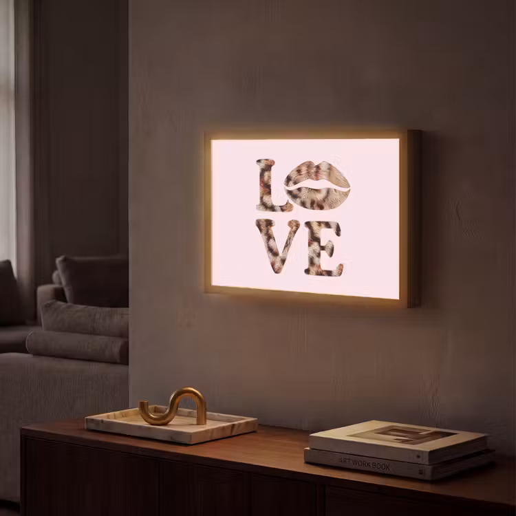 Lightbox - Wandlamp - Tekst - Love - Pantervacht - Lichtroze — 2