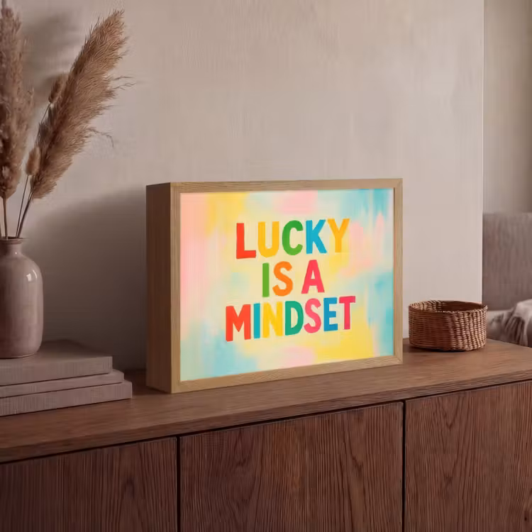 Lightbox - Wandlamp - Quote - Lucky - Regenboogkleuren — 4