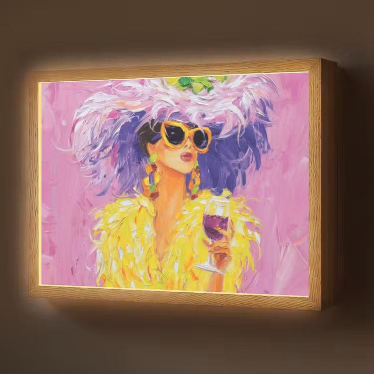 Lightbox - Wandlamp - Zonnebril - Vrouw - Jas - Veren — 1