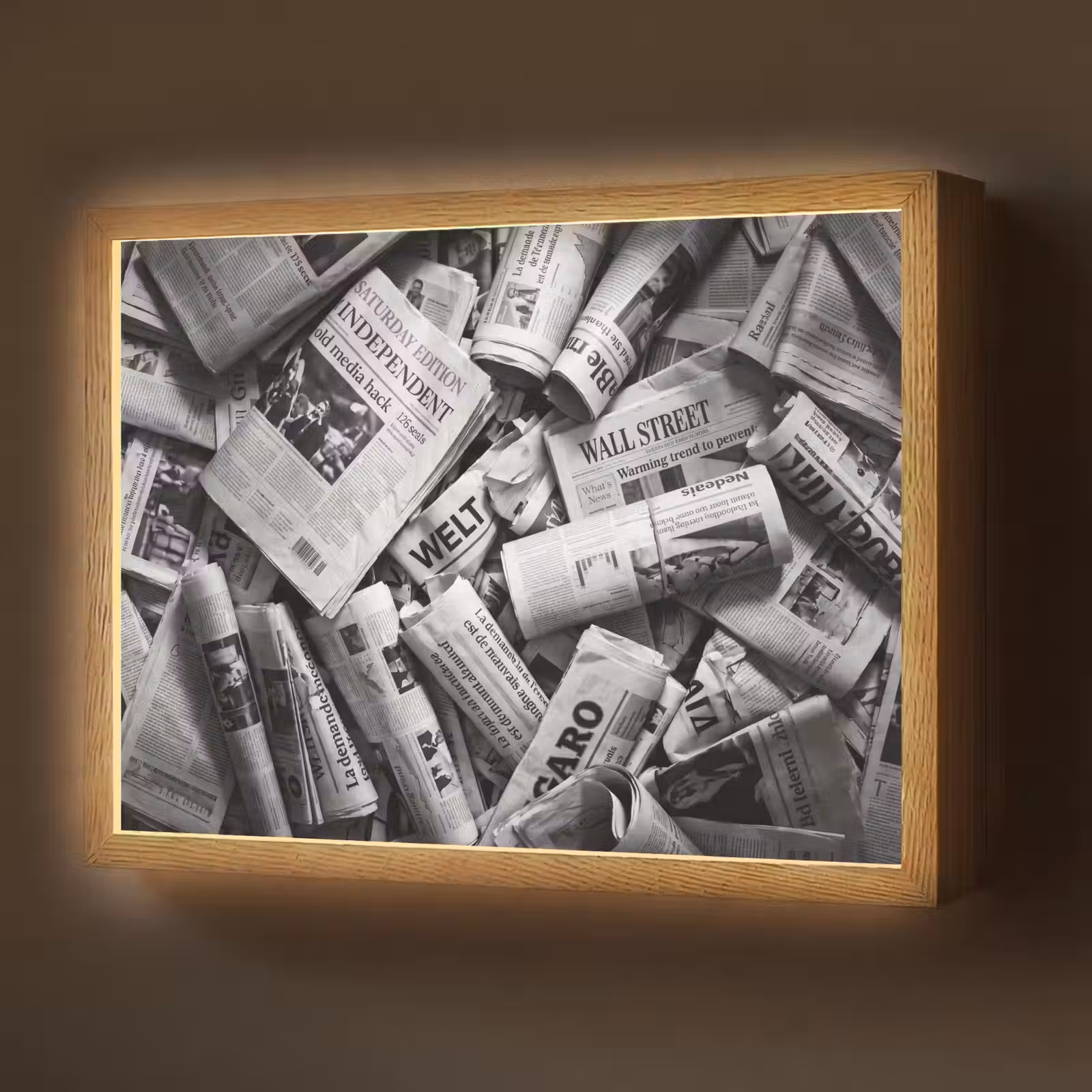 Lightbox - Wandlamp - Krant - Stapel - Nieuws - Zwart-wit — 1