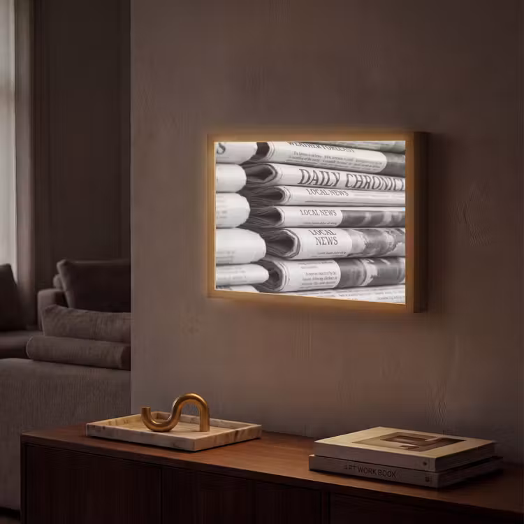 Lightbox - Wandlamp - Krant - Stapel - Nieuws - Zwart-wit - Media — 2