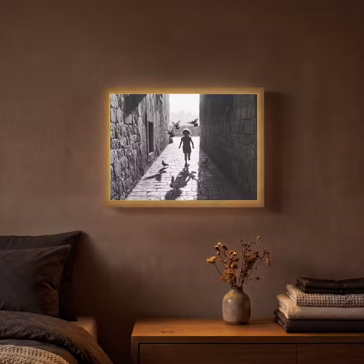 Lightbox - Wandlamp - Kind - Vogel - Straat - Zwart-wit - Spelen — 3