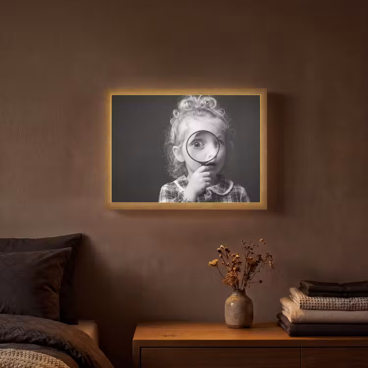Lightbox - Wandlamp - Kind - Vergrootglas - Portret - Zwart-wit — 3