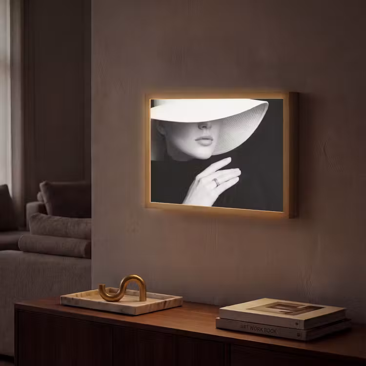 Lightbox - Wandlamp - Vrouw - Hoed - Hand - Zwart - Wit - Klassiek — 2