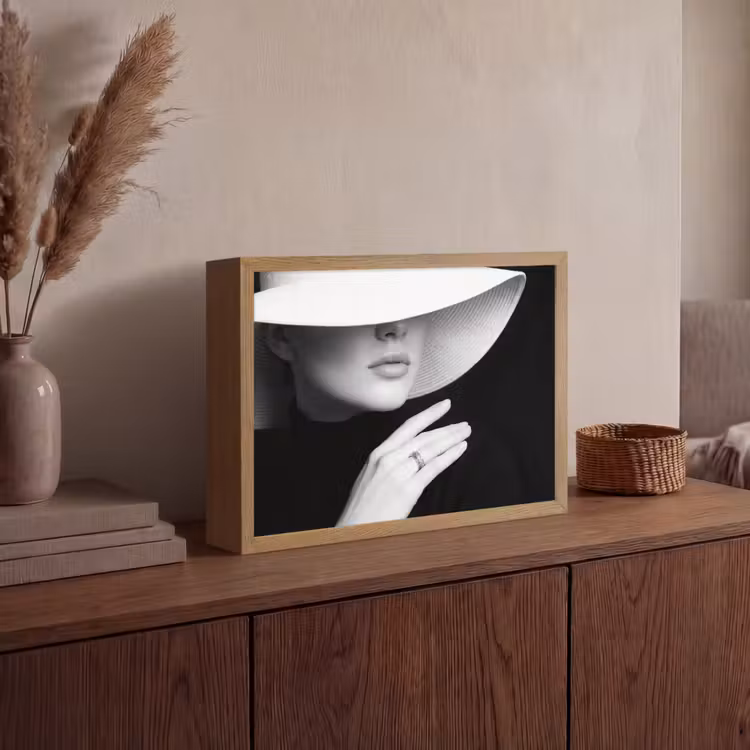 Lightbox - Wandlamp - Vrouw - Hoed - Hand - Zwart - Wit - Klassiek — 4