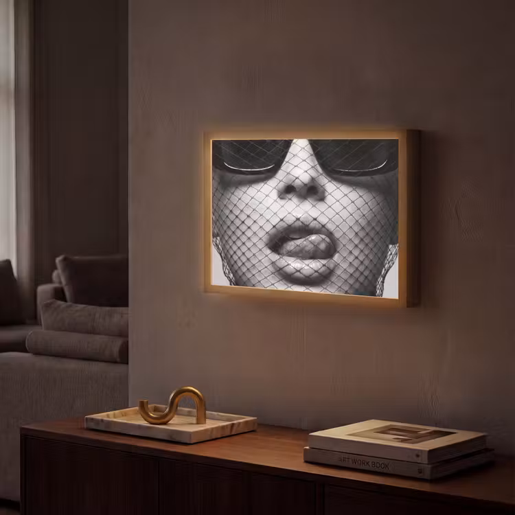 Lightbox - Wandlamp - Vrouw - Net - Mysterieus - Zwart - Wit — 2