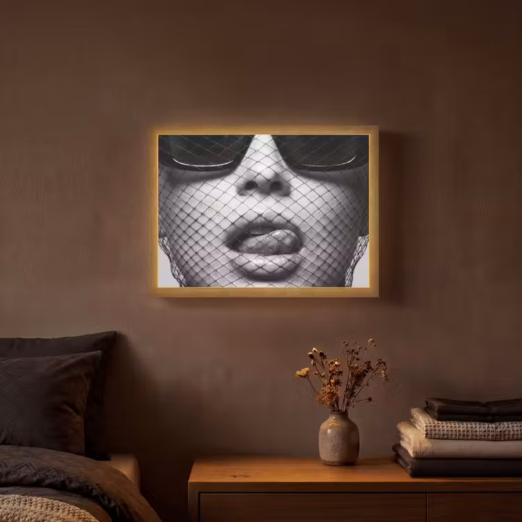 Lightbox - Wandlamp - Vrouw - Net - Mysterieus - Zwart - Wit — 3