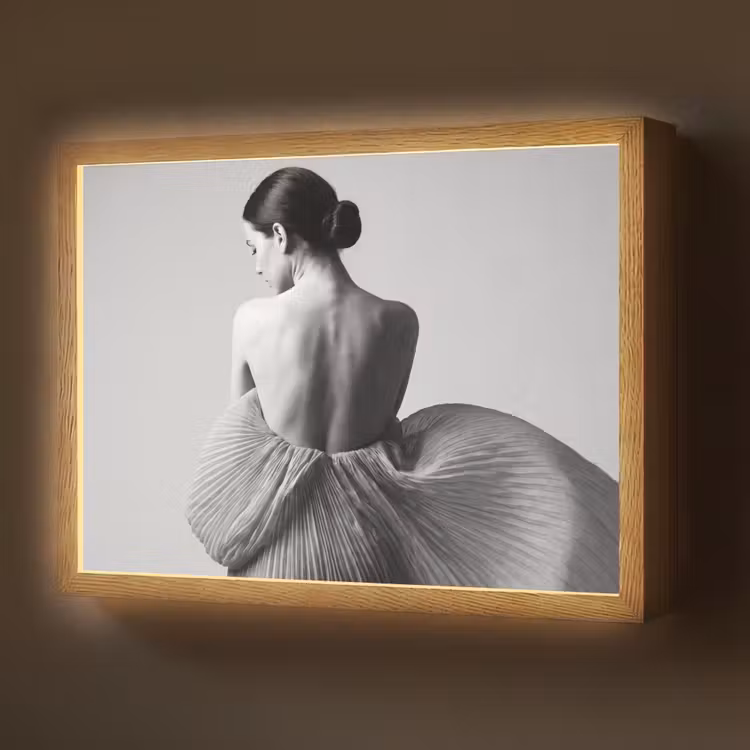 Lightbox - Wandlamp - Vrouw - Rug - Textuur - Zwart - Wit - Elegant — 1