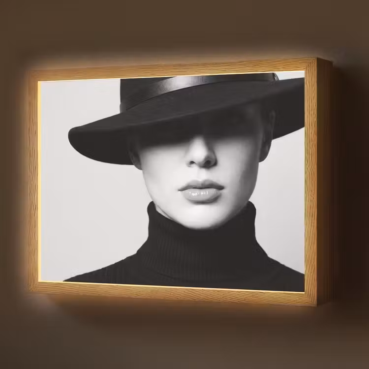 Lightbox - Wandlamp - Vrouw - Schaduw - Zwart - Wit - Mysterieus — 1