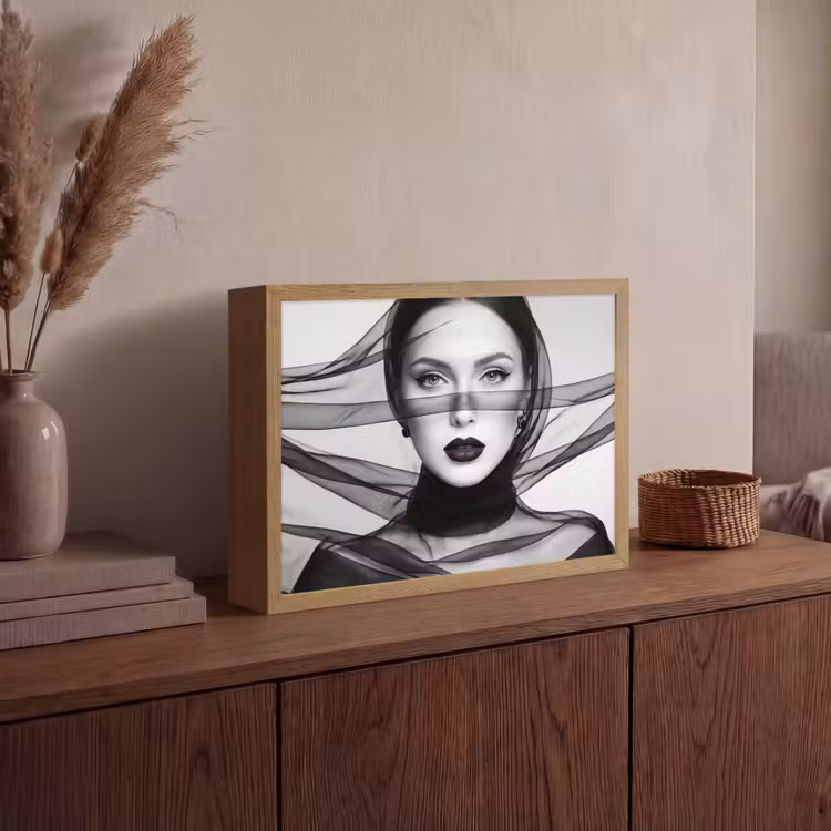 Lightbox - Wandlamp - Vrouw - Sluier - Portret - Zwart  - Wit - Elegant — 4