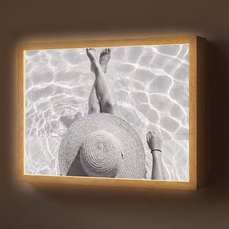 Lightbox - Wandlamp - Zwembad - Hoed - Water - Zwart - Wit - Zomers — 1