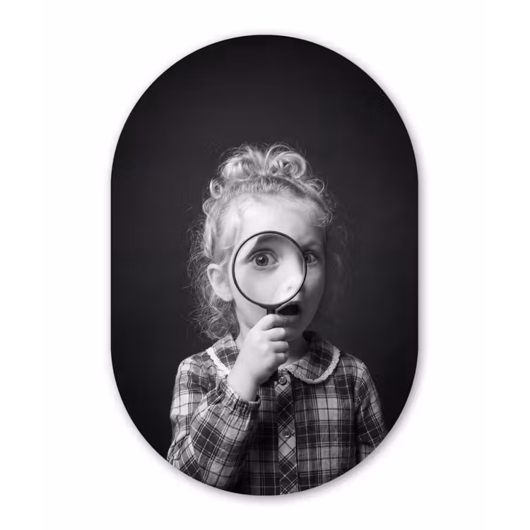 Muurovaal aluminium - Kind - Vergrootglas - Portret - Zwart-wit — 1