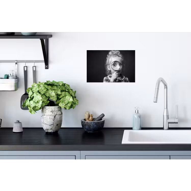 Muursticker - Kind - Vergrootglas - Portret - Zwart-wit — 2