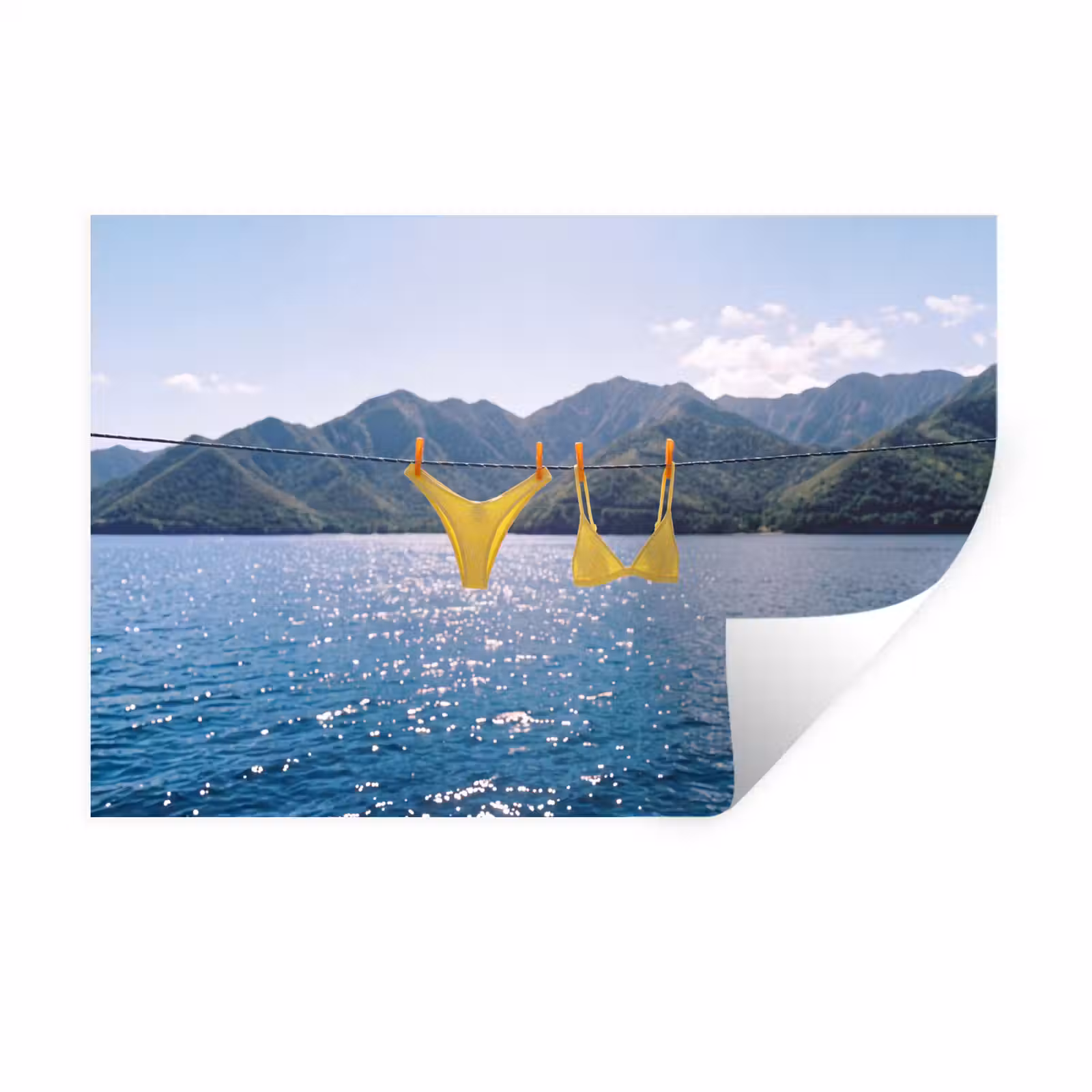 Muursticker - Badmode - Bikini - Zee - Bergen - Geel — 1