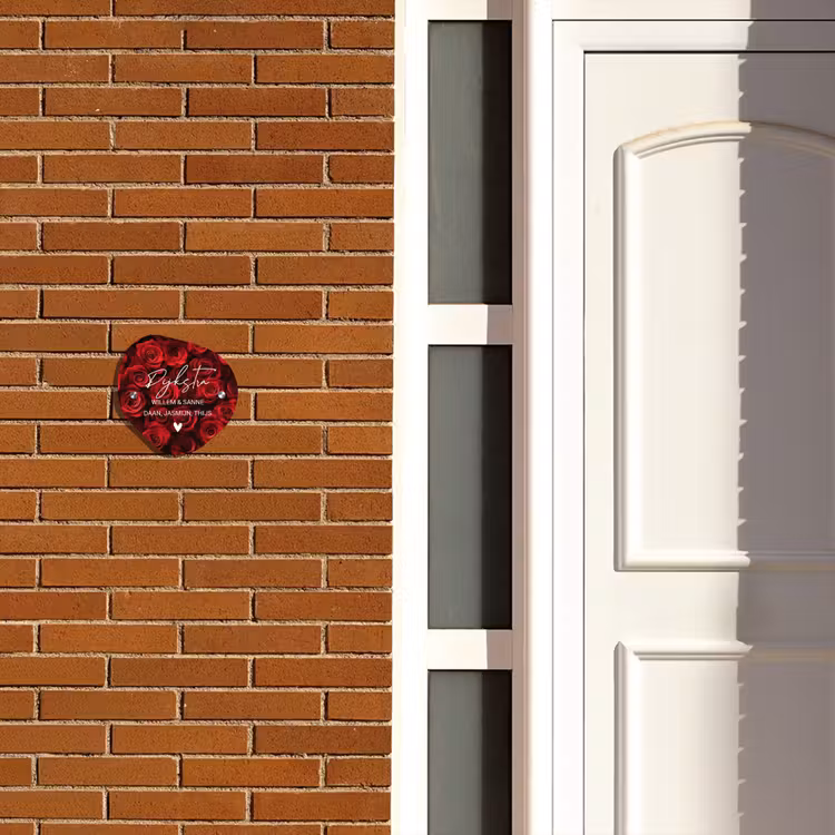 Naambordje voordeur - Huisjesvorm - Rode rozen - Sierlijk — 3