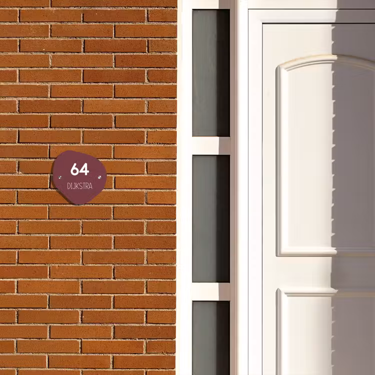 Naambordje voordeur - Huisjesvorm - Bordeauxrood - Modern — 3
