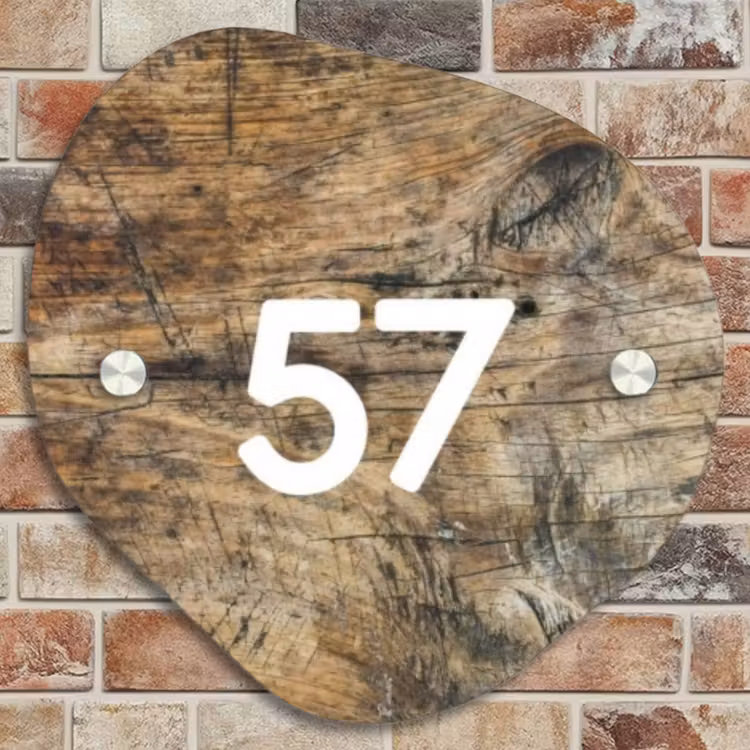 Naambordje voordeur - Huisjesvorm - Verweerd hout - Traditioneel — 4