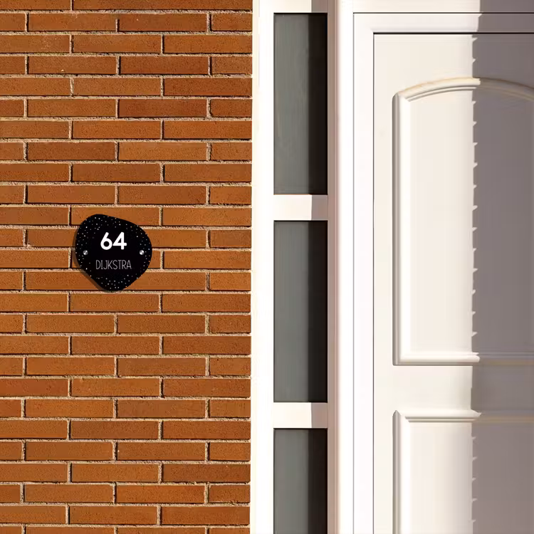 Naambordje voordeur - Huisjesvorm - Zwart met stippen - Modern — 3