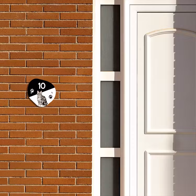 Naambordje voordeur - Huisjesvorm - Zwart wit - Huisdier - Zilvergrijs gestreepte kat — 3