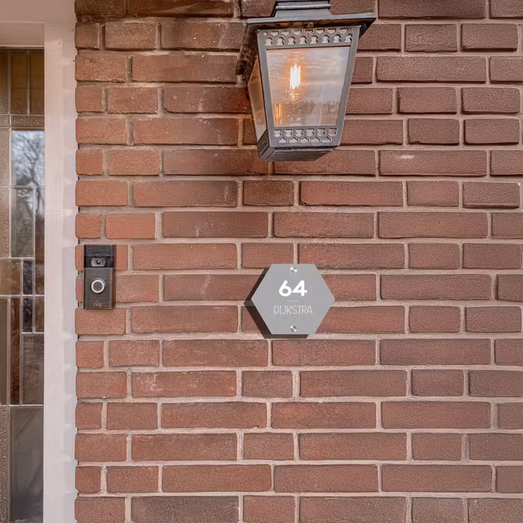 Naambordje voordeur - Hexagon - Effen lichtgrijs - Modern — 3